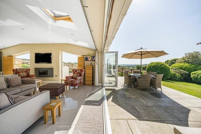 Stylish open plan, indoor to outdoor living, with stunning scenery.
