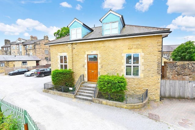 This one bedroom and one bathroom flat is for sale with Verity Frearson for £120,000
