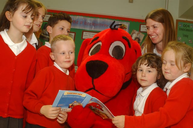 Clifford the book character joined children for some reading at Richard Avenue Primary School in 2005.