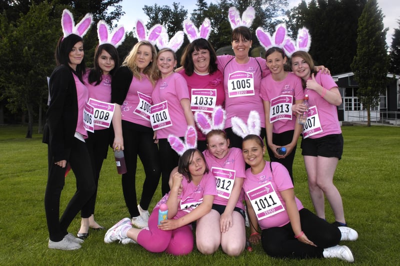 The Fairfax Community Centre Youth Club runners ready to take on the Race for Life in 2010