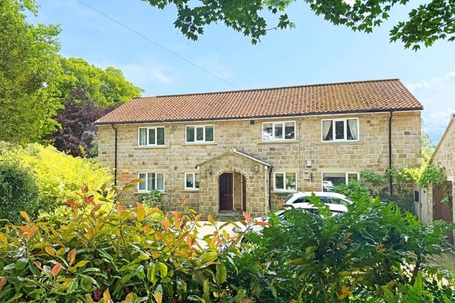 This two bedroom and one bathroom flat is for sale with Verity Frearson for £210,000