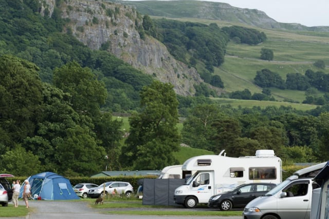 Knight Stainforth Hall is located just off the A67 and has space for 75-100 pitches. On-site facilities include around 75 electrical hook-up points, a children’s playground and Wi-Fi. There are also on-site toilets, showers and laundry facilities for residents to wash their walking or cycling gear after a day exploring the Dales.