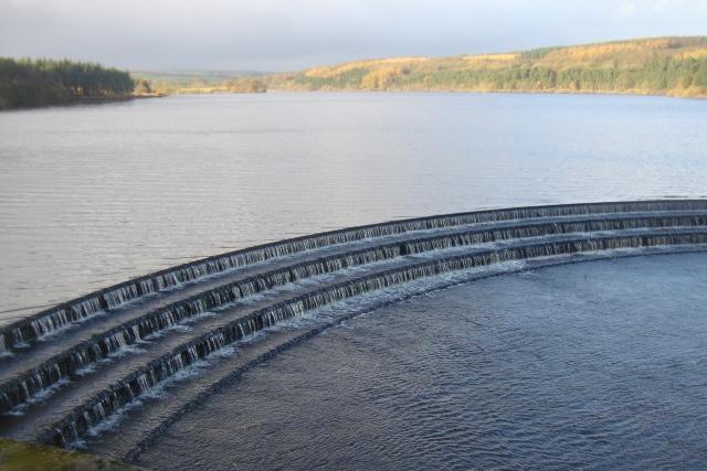 In the middle of the Washburn Valley in the south of the Nidderdale Area of Outstanding Natural Beauty, Fewston Reservoir offers a number of relaxing paths along the side of the water and through the woods.