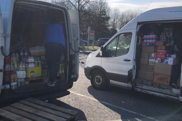 The DRPU tweeted: “Look at the state of this Sprinter. Weighs over six tonnes but limit is 3.5t. Tyre cord exposed. Van two, a Transit, arrives to pick up excess and is now also a tonne overweight. Awaiting the arrival of van three.”