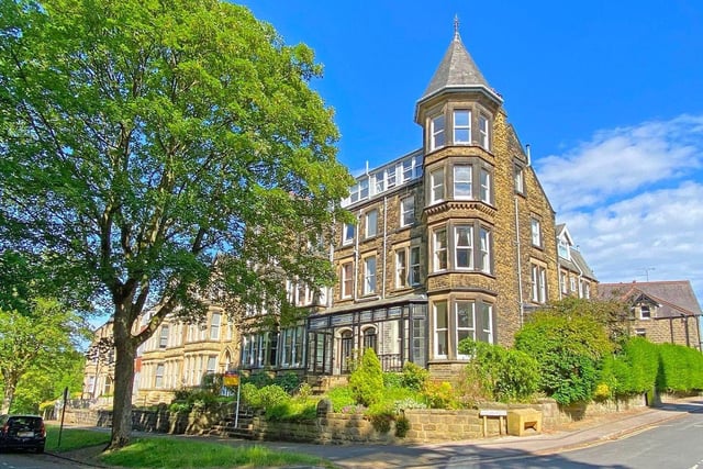 This one bedroom and one bathroom flat is for sale with Verity Frearson for £125,000