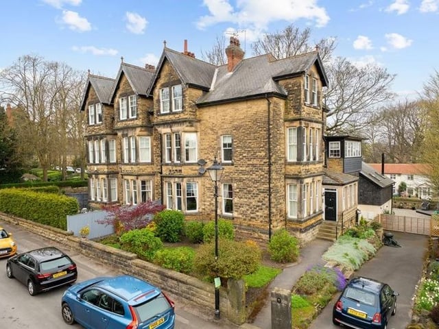 This two bedroom and one bathroom flat is for sale with Myrings Estate Agents for £484,995