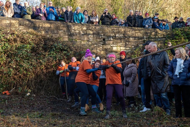 One of the sporting events held every year on Boxing Day is the tug-of-war at Knaresborough, in which the opponents pull their sturdy rope over the River Nidd. The battling teams represent the pubs on each bank , the Half Moon and the Mother Shipton, and it's a tradition of over 50 years standing with 8-strong teams on each side for men and for ladies and with the best-of-three rule to decide the winning sides. Visitors can participate if there's space at the rope, or join the crowd to watch the teams battle it out on the riverbank.