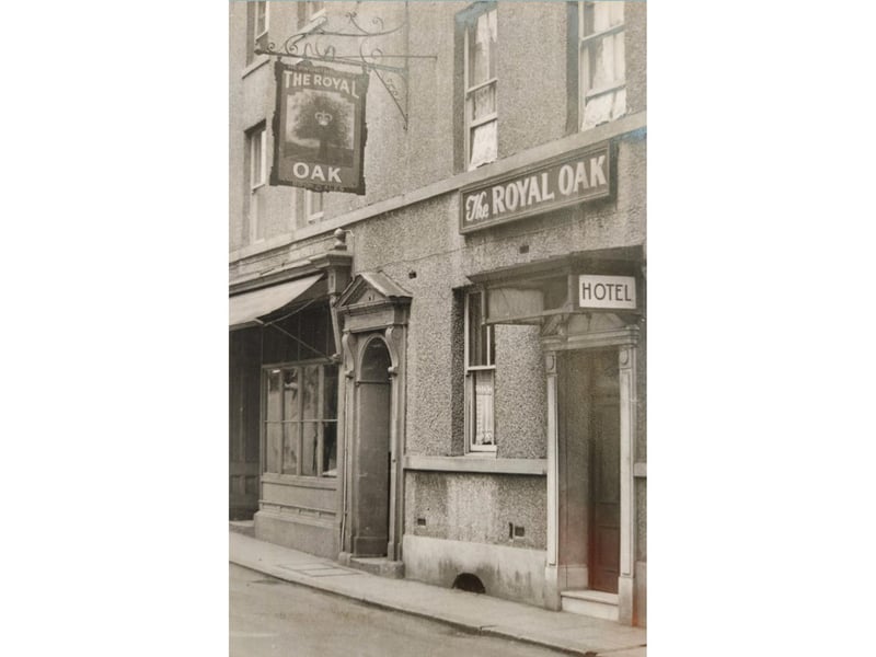 The Royal Oak Ripon on Kirkgate is still there today.The Royal Oak has now got a good reputation for both food and drink with locals and visitors. This image is said to be around 80 years old