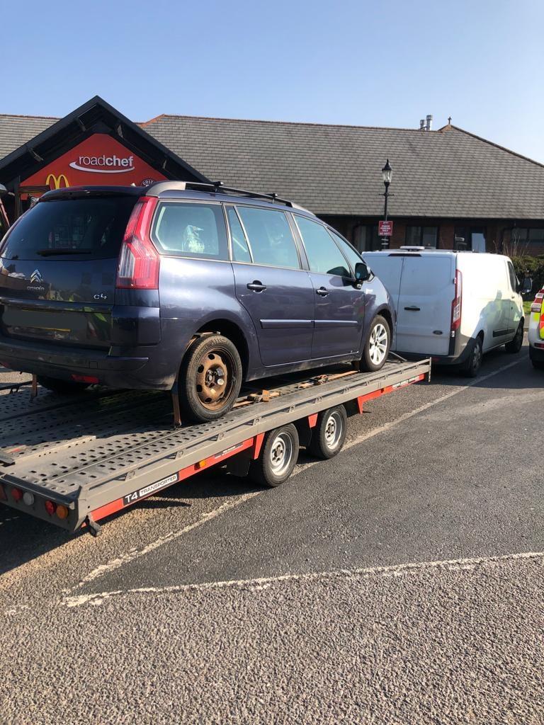 The Derbyshire Roads Policing Unit caught a number of dodgy drivers on the M1.