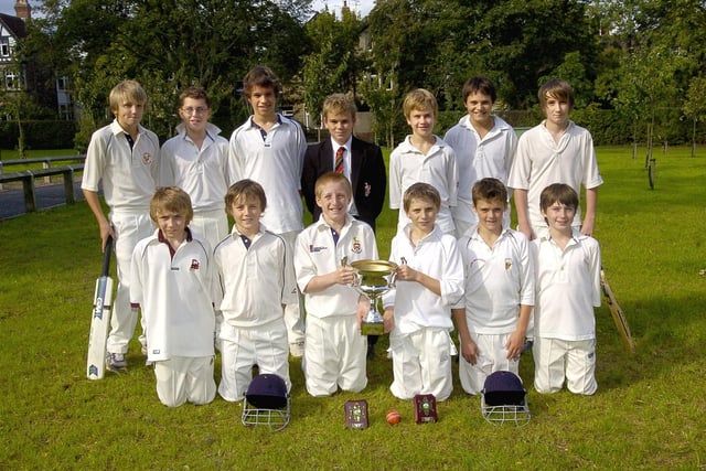 The Harrogate Grammar School U12 cricket team in 2006