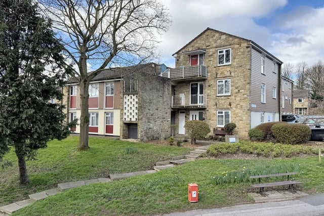 This two bedroom and one bathroom flat is for sale with Newby James for £177,000
