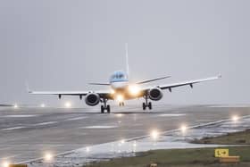 The study fromBuyagift used worldwide aviation data to revealexactly how many people will be flying into the UKin time for Christmas