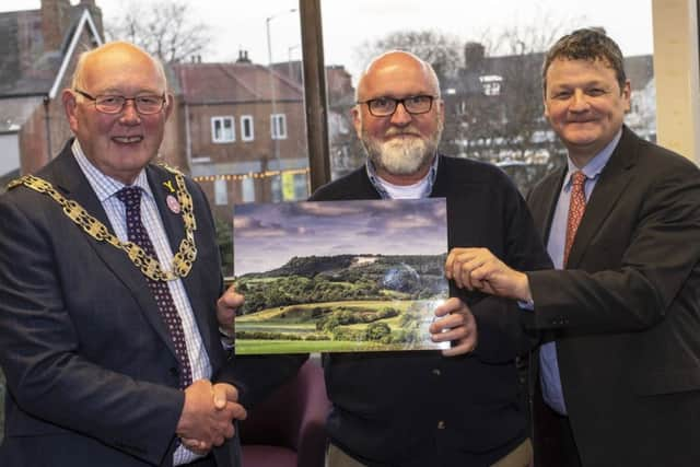 Keith Harris with his Kilburn White Horse photo at the presentation.