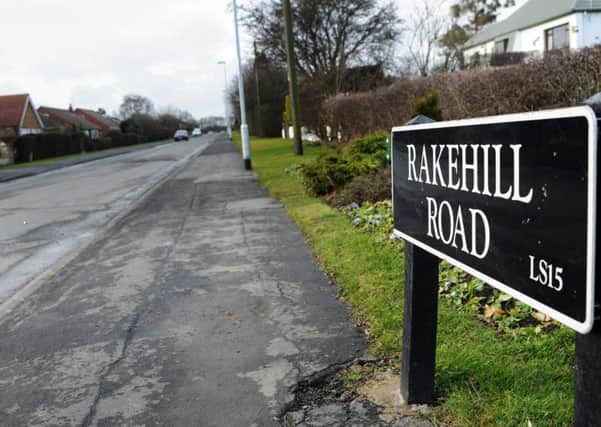 Rakehill Road, Scholes..