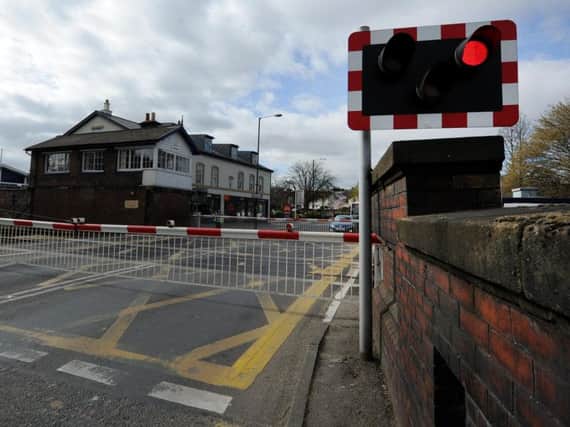 There are claims that the waiting time for traffic at Starbeck level crossing could be significantly reduced in Harrogate.