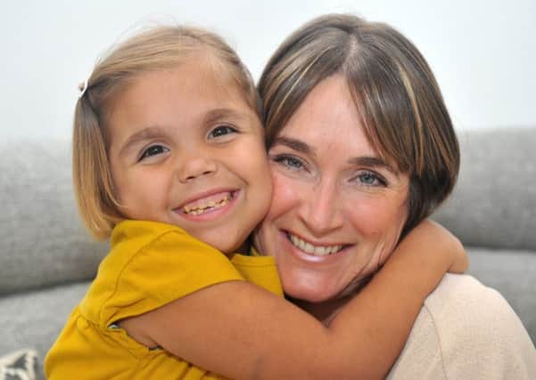Ellie  Emmott with  daughter Sarah Emmott, 6, who  needs a live kidney.