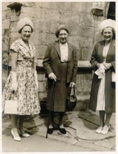 Winifred Jacob Smith with her sister Dorothy and mother Dora