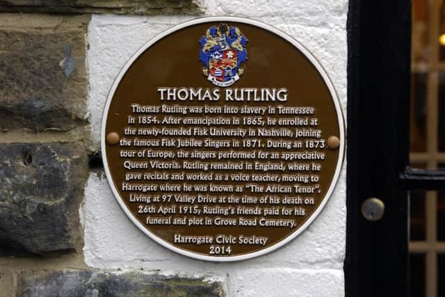 tis  The Thomas Rutling plaque on Valley Drive.   (140205M1d)