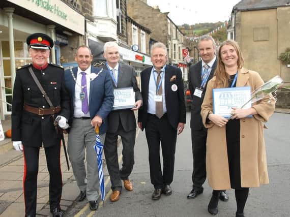 Nidderdale Chamber of Trade's Keith Tordoff welcomes the Great British High Street  contest to Pateley Bridge.
