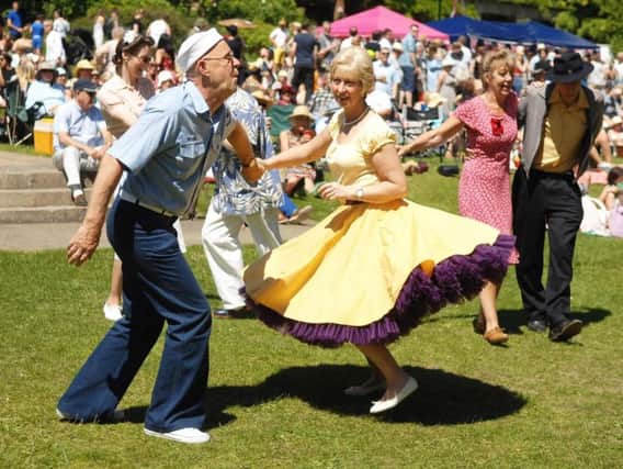Hugely popular - Dancing the afternoon away in 40s Day in the heat of the Valley Gardens. (1706182AM10)