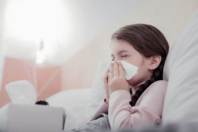 A runny nose or sore throat are not considered symptoms of coronavirus (Photo: Shutterstock)